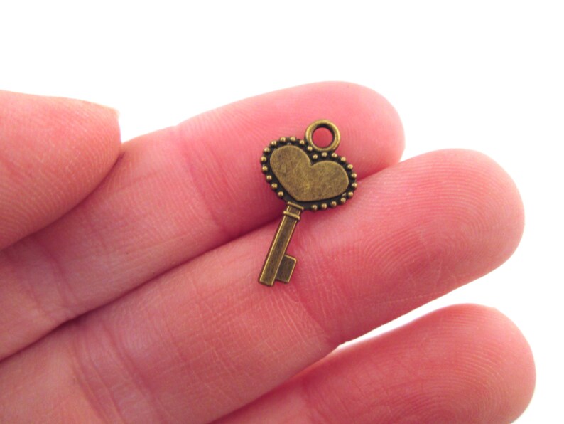 15 heart skeleton key charms, brass plated, 17x11mm, D152 image 2