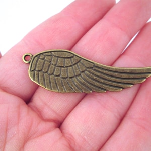 6 Messing Plater 50 mm Vogel oder Engelsflügel Anhänger, antike Bronze überzogener Charme D235