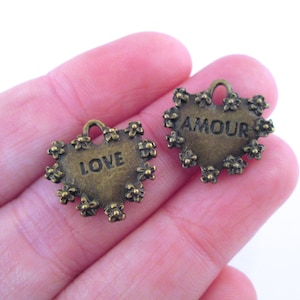 Antique brass 15mm double sided love and amour hearts charm pendants, bronze plated, 15x15mm L134