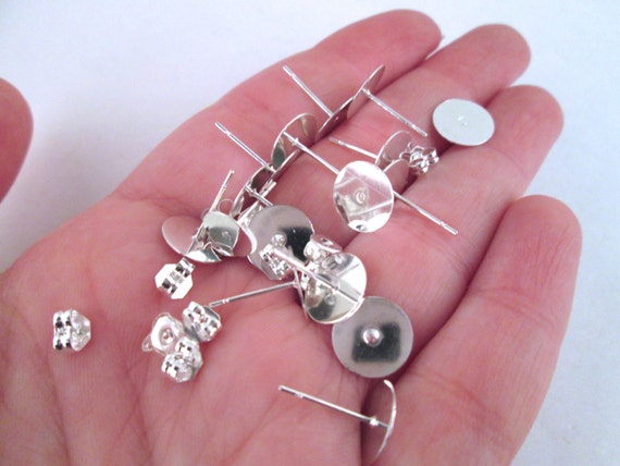Kingsley Ryan - Orecchini a bottone rotondi da 4 mm in argento sterling con gemme