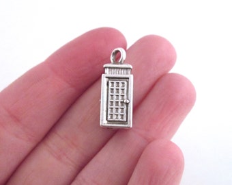 Doctor Who Tardis Pendants, 3D Silver Plated 23mm Charms, Pick the Amount you Want to Purchase, L247
