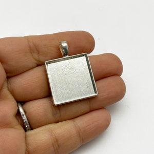 Five 20mm silver plated square bezel settings, B123 image 1