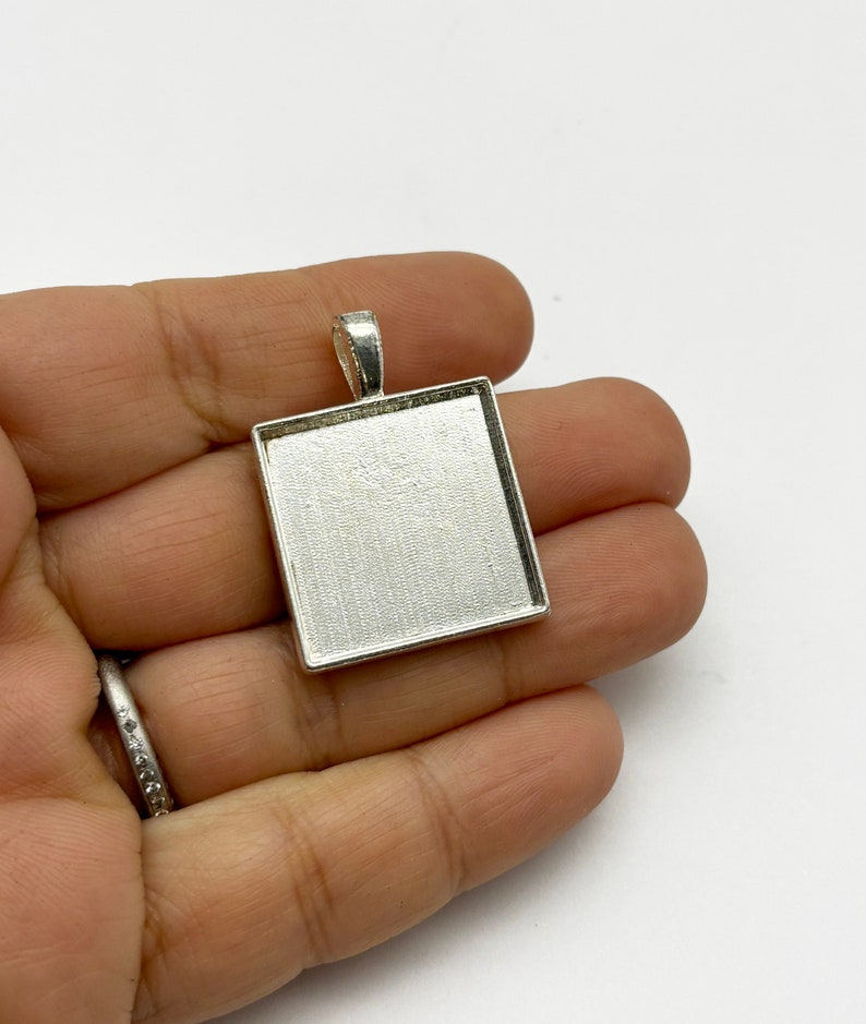 Five 20mm silver plated square bezel settings, B123 image 1