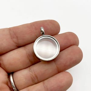 20mm Round Stainless Steel Floating Locket Charm, Clear Glass Floating Locket, Rotate Open Threaded Swivel Memory Lockets D106