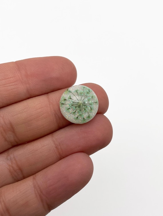 4 つの 15 mm フラットバック ラウンド レジン ライト グリーン レース