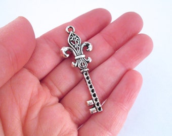 6 Large Silver Plated Skeleton fleur de lys keys pendant charms, D166