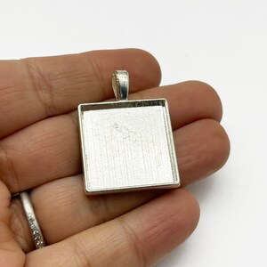 Five 20mm silver plated square bezel settings, B123 image 4