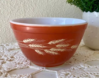 Autumn Harvest Orange Pyrex Bowl / Wheat Pyrex Bowl / 750 mL Pyrex