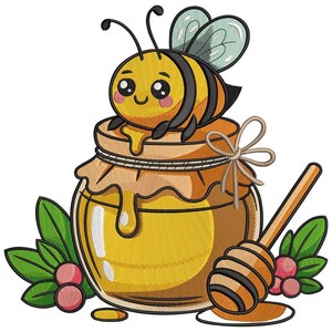 Pode incluir: Ilustração de desenho animado de uma abelha fofa sentada em um pote de mel. A abelha é amarela e preta com olhos grandes e um sorriso. O pote de mel está cheio de mel dourado, com um pegador de mel de madeira e folhas.