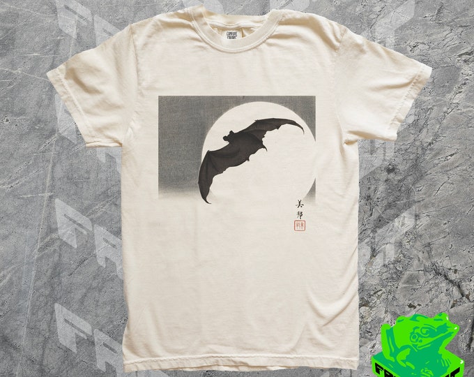 Vintage Japanese Bat T-Shirt, 90s Y2k Style Creepy Spooky Halloween Tee, Comfort Colors, Dark Art Shirt, Gothic Emo Grunge Graphic Gift