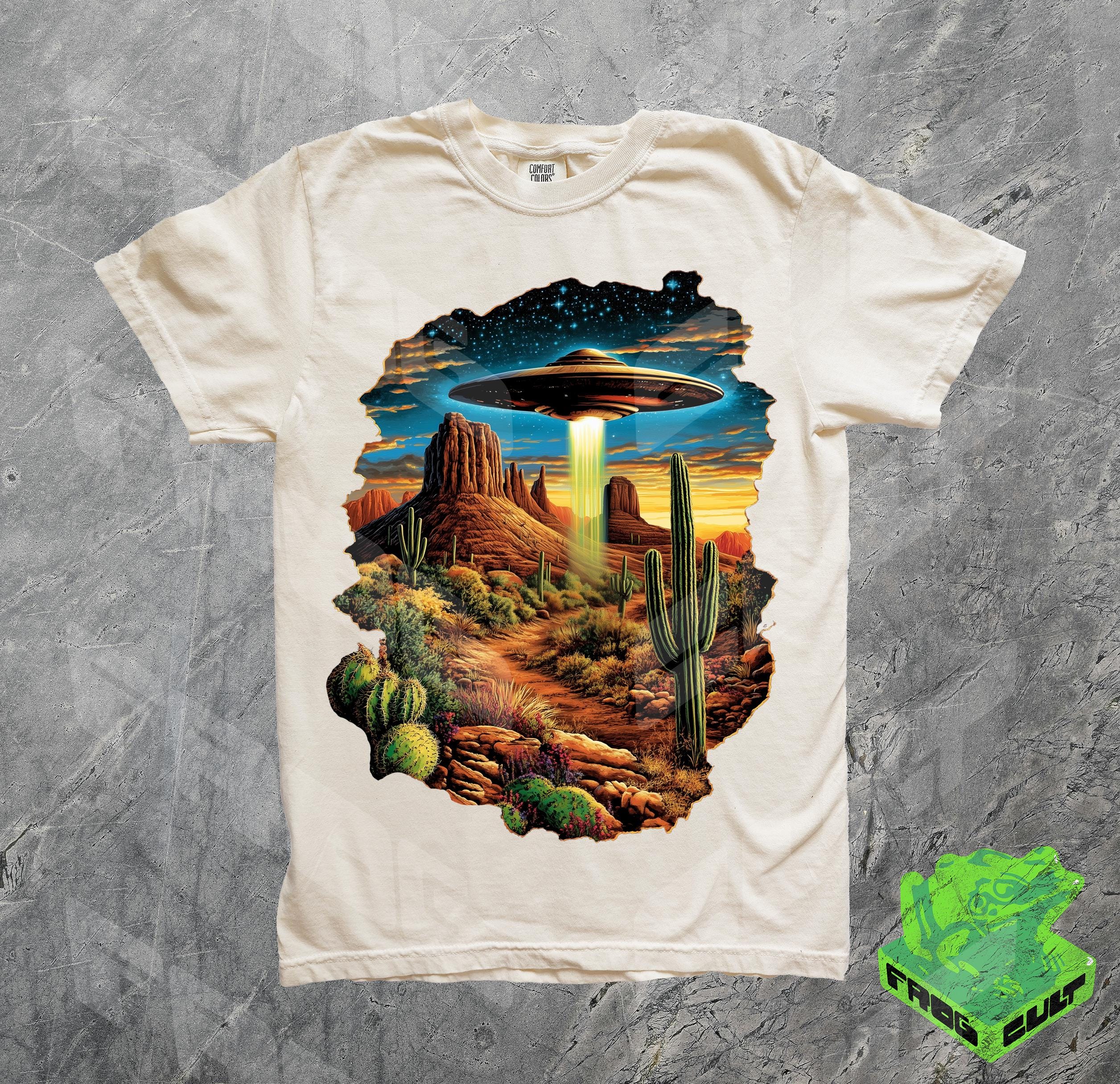 Vintage UFO Desert Graphic T-shirt, 90s Alien UFO Tee, Comfort