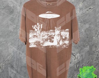 Vintage UFO Cowboy Cat Shirt, Retro 90s Western T-Shirt, Rodeo Shirt, Wild West Kitten, Funny Gag Gift Tee, Meme Shirt, Halftone, Baggy, Y2k