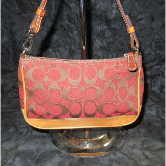バッグ Coach Baguette Hampton Semi Demi Bag Y2K Coach Baguette Hampton Semi Demi Bag Y2K - メルカリ