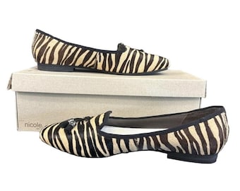 Nicole Miller Mocassins Take It Easy en poils de veau et rayures tigrées Mocassins ballerines taille 8