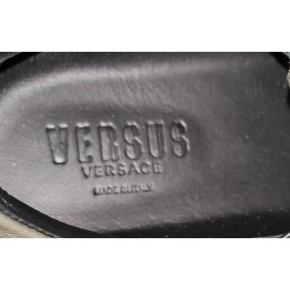 Versace Leather Printed Sneakers in a green camouflage leather finish men's 7.5  or  women's 9.5, Foto 4 von 5