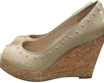 Antonio Melani Vintage Studded Cork Wedge Peep-Toe heels Sandals tan beige taupe sz 9