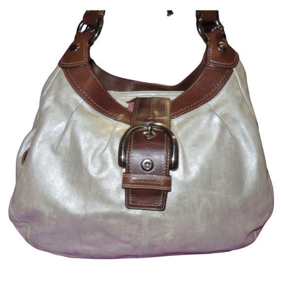 バッグ COACH SOHO Leather Buckle Vintage Hobo Coach Soho Lynn Hobo Buckle Bag in Pearlescent White Brown Leather