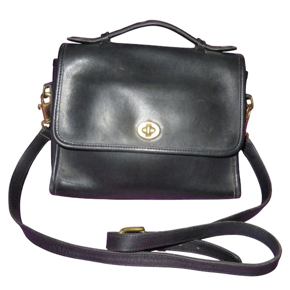 Coach Vintage 9870 Court Glove Tanned Leather Turnlock Closure 