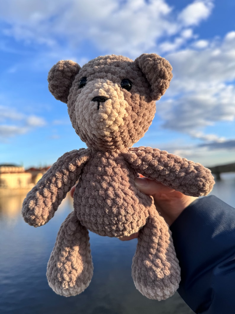 Gehäkelter Teddy Amigurumi l Handgemachtes Kuscheltier Teddybär l Teddy Plüschtier ideal als Geschenk l Stofftier Kuscheltier Dunkelbraun