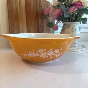 Vintage Pyrex 444 Nesting Mixing Bowl w Handles Cinderella Butterfly Gold 4 QT