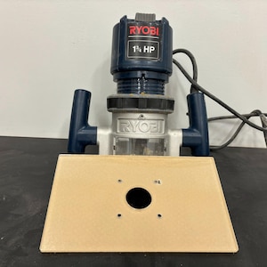 Wide router base plate for Ryobi routers