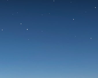 Night Fall, mancave, speelkamer, tv-kamer, familiekamer. Kantoor, woonkamer, kantine, cafetaria, wachtkamer