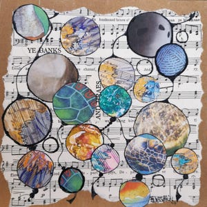 Collage technique mixte. Banks & Braes,. Petite oeuvre d'art unique originale sur carte. 20 cm x 20 cm Créé par un artiste britannique pour Gobbolino. Sans cadre