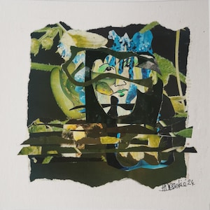 Mixed media-collage. Pas op voor de slang. Klein origineel uniek kunstwerk op kaart met zwart passe-partout. Gemaakt door Britse kunstenaar. Niet ingelijst. Verjaardagscadeau