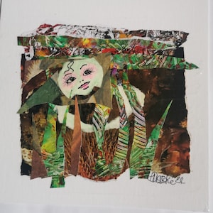 Mixed media-collage. Maneschijn.  Klein origineel uniek kunstwerk op kaart met zwart passe-partout. Gemaakt door een Britse kunstenaar. Niet ingelijst. Verjaardagscadeau