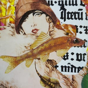 Mixed media-collage. VROUW met VISSEN. Klein origineel uniek kunstwerk op kaart. 20 x 20 cm Gemaakt door een Britse kunstenaar voor Gobbolino. Niet ingelijst