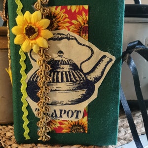 Diario spazzatura Keepsake originale fatto a mano in collage. Compleanno unico, regalo di ringraziamento utilizzando stampe Gelli, carte e tessuti vintage. Artista britannico