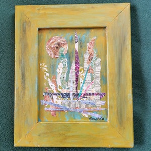 Collage d'arte originale e unico su cornice in legno acrilico dipinta a mano. Artista astratto britannico che utilizza carte vintage riciclate.