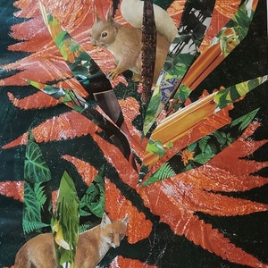 Stampa artistica "Collage Gelli" con supporto. Originale creata nel Regno Unito con tecnica mista e carte di libri vintage recuperati da una discarica. Scoiattolo, volpe.