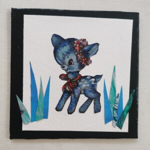 Piccolo collage kitsch con tecniche miste su tela, realizzato con colori acrilici e carte varie. Fauno blu.