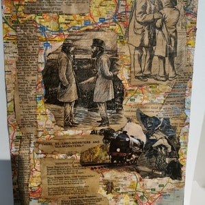 Collage artistico su tavola realizzato nel Regno Unito. Tecnica mista. Carte vintage da libri d'epoca salvati dalla discarica. Mappa di Brighton South East.