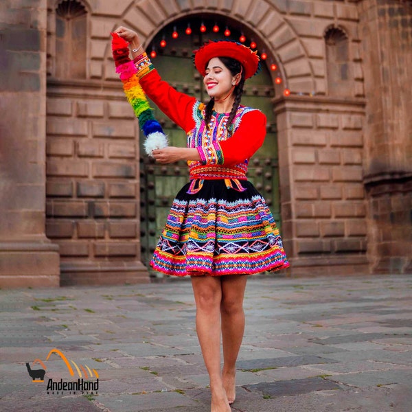 Typical Peruvian costume for women. Typical costume of Peru. Typical Peruvian costume from Cuzco. Typical embroidered dress. VALICHA costume