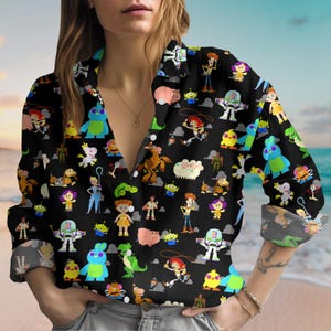 Disney Toy Story linnen look shirt, Toy Story Friends vrouwen blouse, Buzz Woody Jessie button-up shirt, Pixar cartoon cadeau voor haar fans