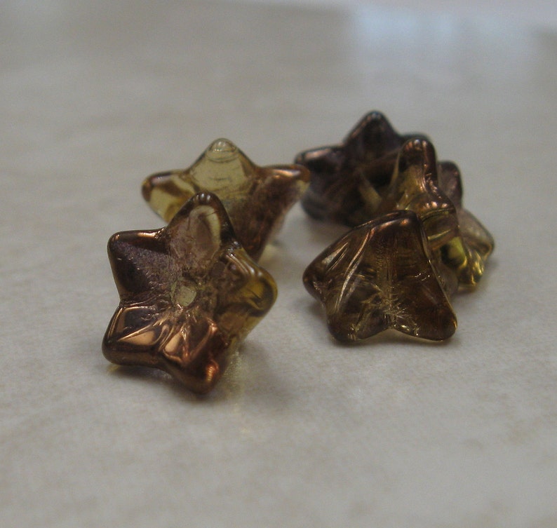 Czech glass flower bead 5 petal 9x6 copper brown Bild 4