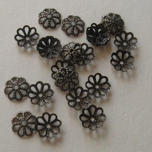 50 Antiqued brass daisy bead caps 7mm image 1