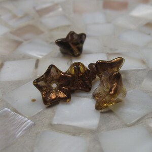 Czech glass flower bead 5 petal 9x6 copper brown Bild 3