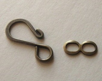 10 Antiqued brass hook and loop clasps 27mm