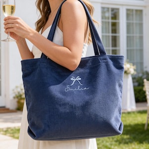 Personalisierte Cord Tasche, Brautjungfer Geschenk Tasche, Tragetasche mit Reißverschluss, Name Tasche, Monogramm Tasche, Hochzeit Geschenke, Schultertasche Bild 1