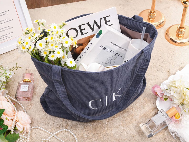 Personalisierte Cord Tasche, Brautjungfer Geschenk Tasche, Tragetasche mit Reißverschluss, Name Tasche, Monogramm Tasche, Hochzeit Geschenke, Schultertasche Bild 4