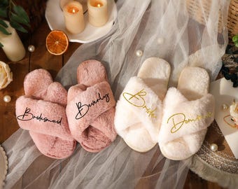Cadeau personnalisé chaussons duveteux, cadeau de douche nuptiale, proposition de cadeaux de demoiselle d&#39;honneur, chaussons de demoiselle d&#39;honneur, chaussons duveteux, chaussons de mariage, cadeau de mariée