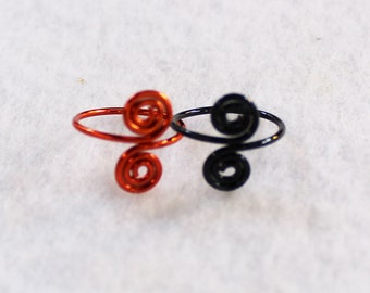 Set of TWO Toe Rings, Bright Colored Copper - Adjustable Toe Rings - Halloween Colors - Orange Toe Ring - Black Toe Ring