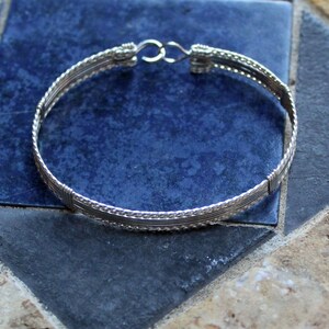 Pulsera envuelta en alambre de plata de ley brazalete de alambre de plata pulsera apilable regalo de cumpleaños regalo para su TTSSSSTT imagen 6