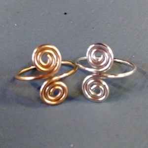 Toe Rings - Adjustable Toe Rings - Set of Two Swirly Gold Silver Wire Toe Rings - Comfortable Toe Ring - Affordable Toe Ring - Great Gift
