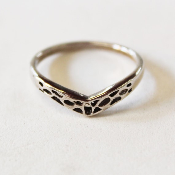 Vintage Sterling V-Shape Ring - Stackable Silver … - image 1