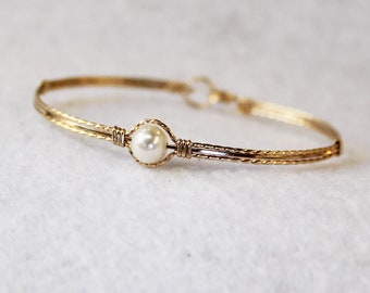 Pearl Bead Bracelet - Simple Pearl Bangle - 14kt Gold Filled Wirewrapped Bracelet - Freshwater Pearl - June Birthstone - Birthday Gift - TST