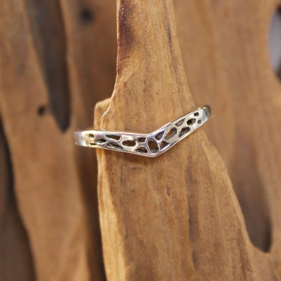 Vintage Sterling V-Shape Ring - Stackable Silver … - image 4